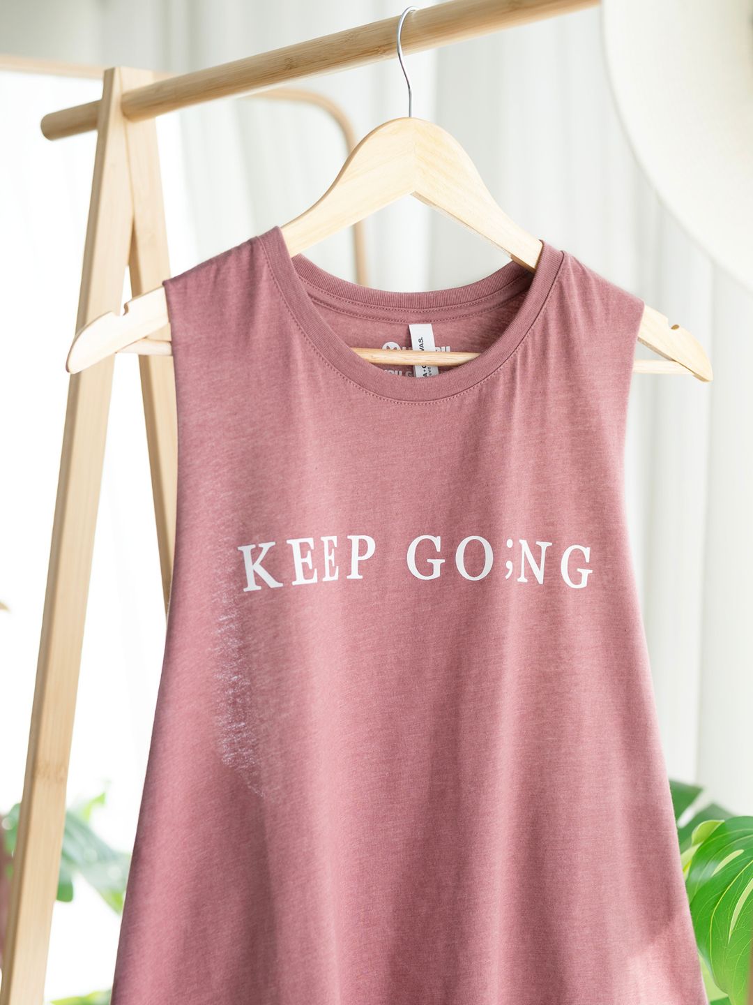 [CLEARANCE] Keep Go;ng | Racerback Cropped Muscle Tank | XL